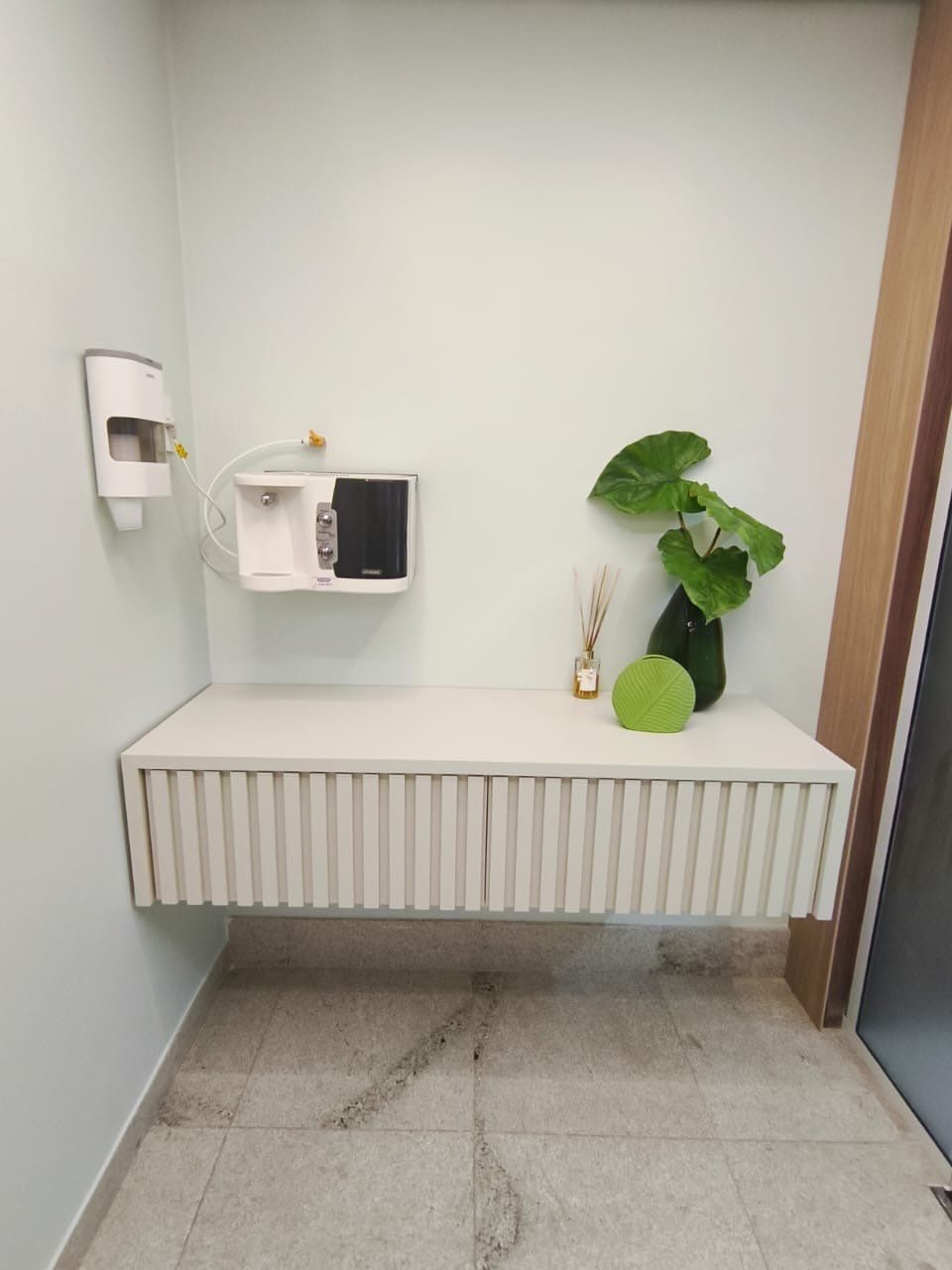 Clínica com recepção, consultório e copa, foto 3 de 7
